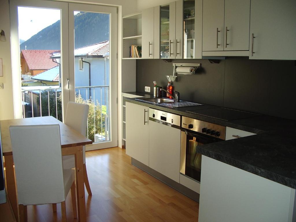 Haus Arosa Appartement Pettneu am Arlberg Kamer foto