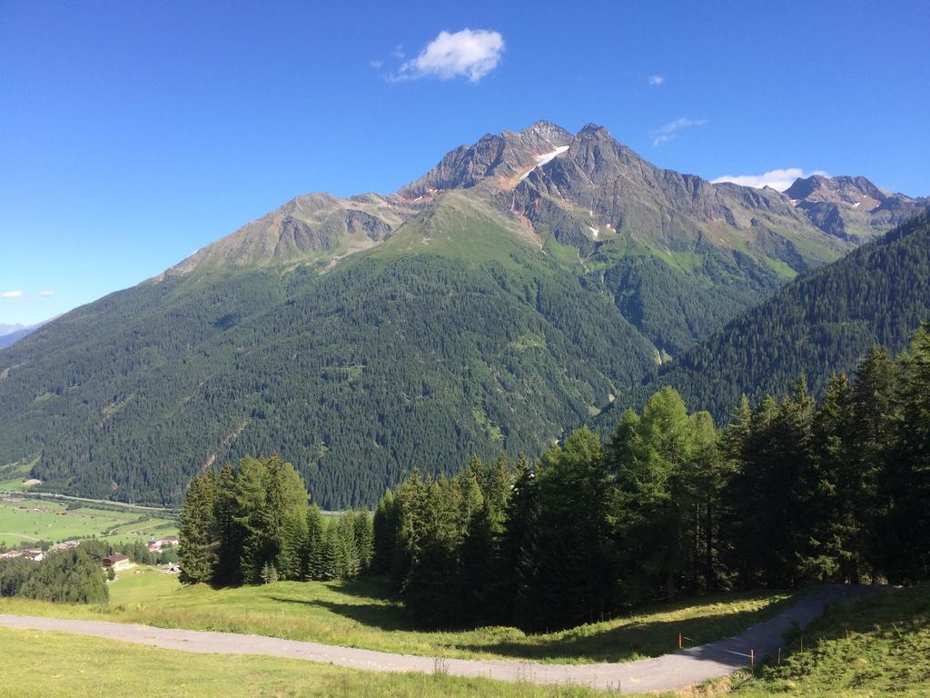 Haus Arosa Appartement Pettneu am Arlberg Buitenkant foto